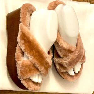QUPID MAUVE PLATFORM FUZZY SLIDES. NEW